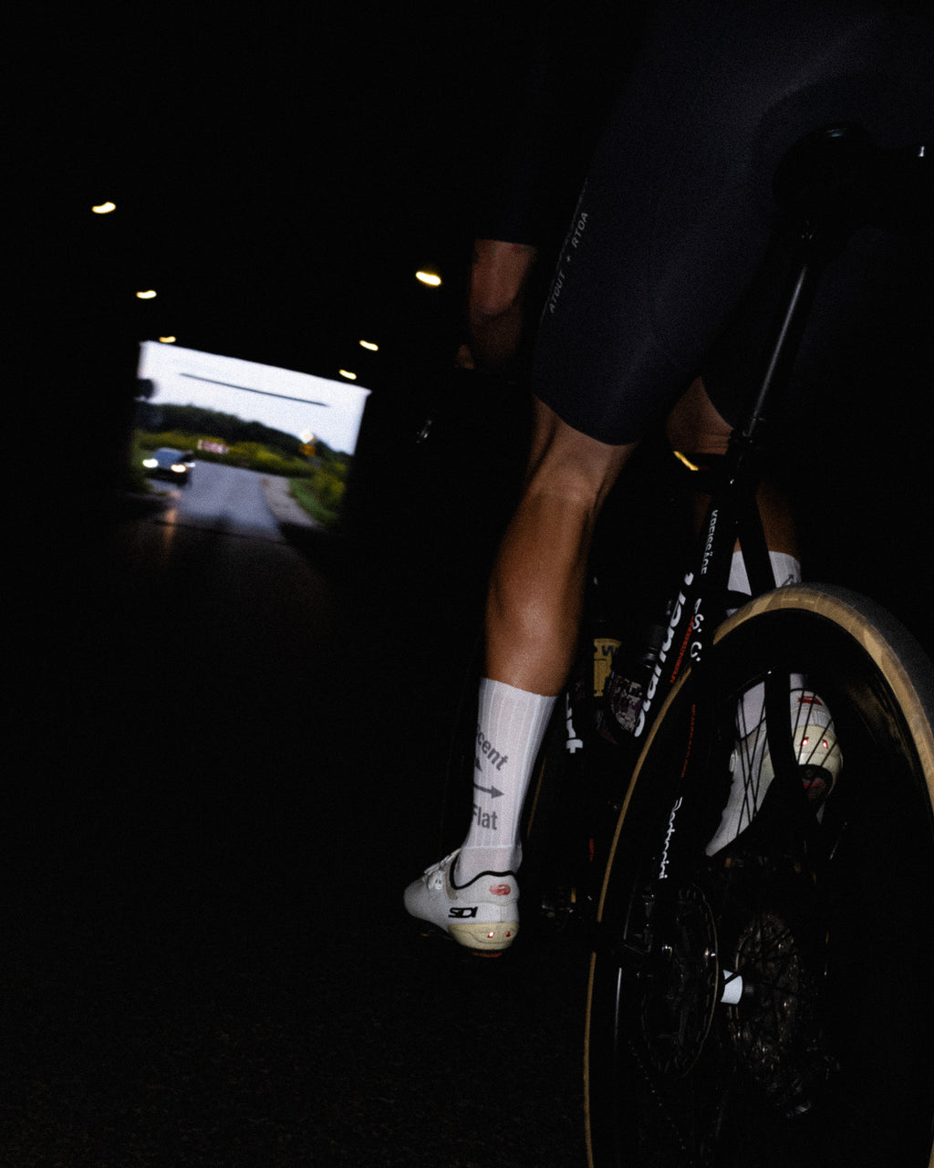 AERO SOCKS. COMPONENTS.