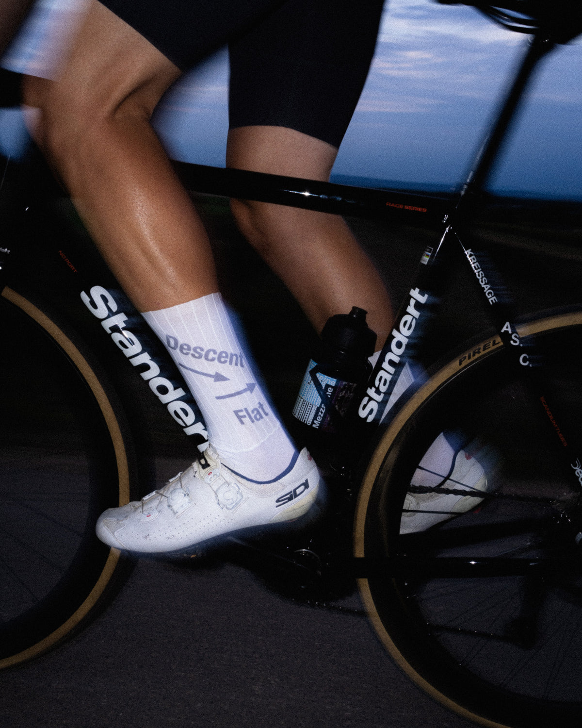 AERO SOCKS. COMPONENTS.