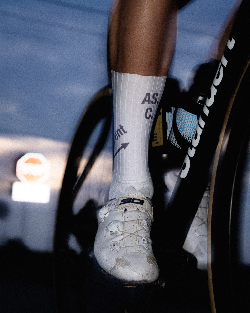AERO SOCKS. COMPONENTS.