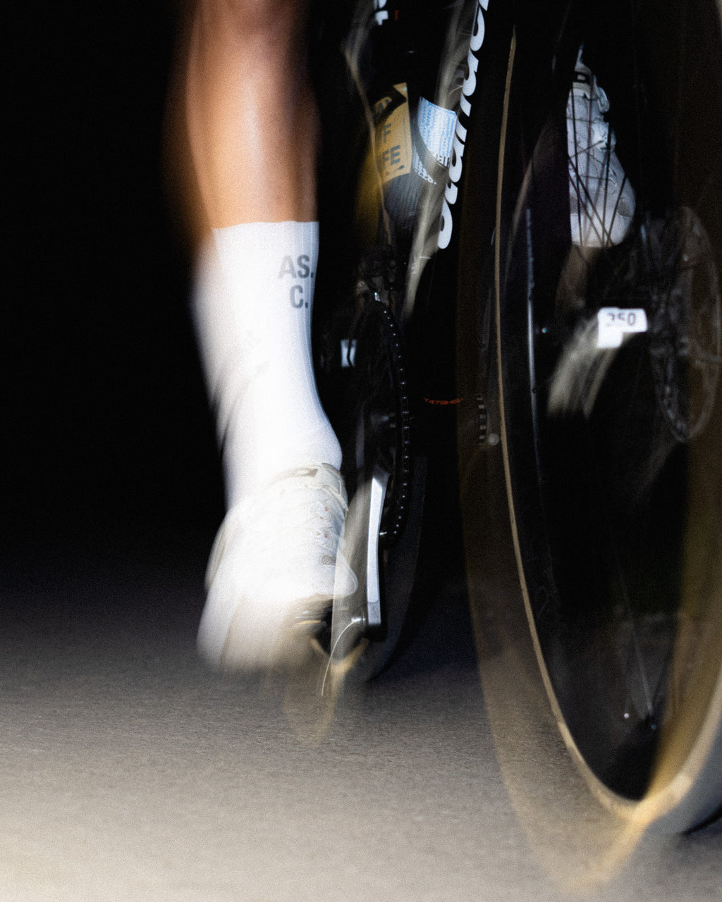 AERO SOCKS. COMPONENTS.